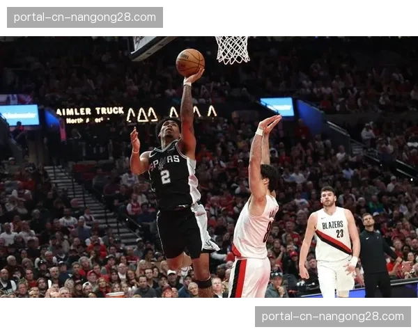 绿军大胜76人夺赛点，湖人不敌火箭失赛点